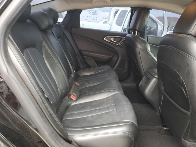 Photo 10 from auction – 2018 CHRYSLER 200 LIMITE with VIN 1C3CCCAB2GN194263