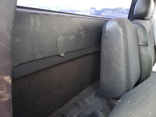 Photo 10 from auction – 2000 CHEVROLET SILVERADO with VIN 1GCEC14W1YZ118325