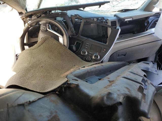 Photo 8 from auction – 2016 TOYOTA SIENNA LE with VIN 5TDKK3DC5GS702122