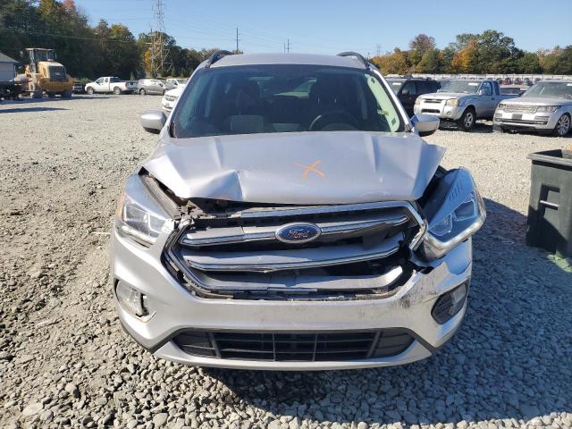 Photo 5 from auction – 2017 FORD ESCAPE SE with VIN 1FMCU9GD2HUD84197