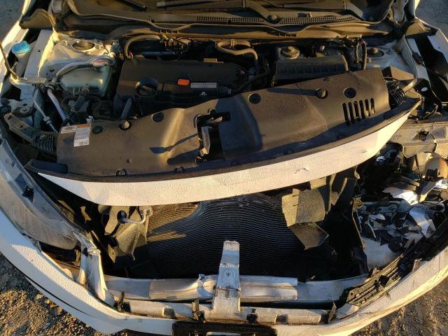 Photo 11 from auction – 2017 HONDA CIVIC LX with VIN 2HGFC2F58HH571017