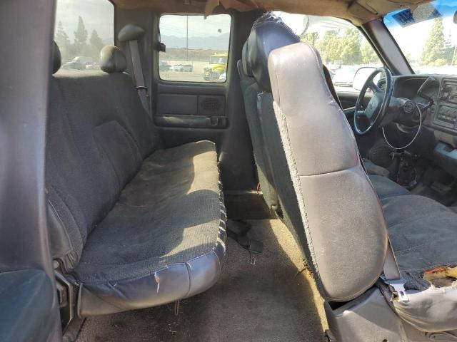 Photo 10 from auction – 2000 CHEVROLET SILVERADO with VIN 1GCEC19T7YE237308