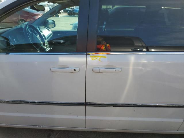 Photo 13 from auction – 2012 CHRYSLER TOWN & COU with VIN 2C4RC1BG5CR244753