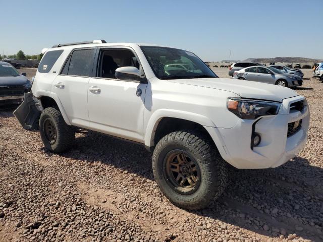 Photo 4 from auction – 2020 TOYOTA 4RUNNER SR with VIN JTEBU5JRXL5745316