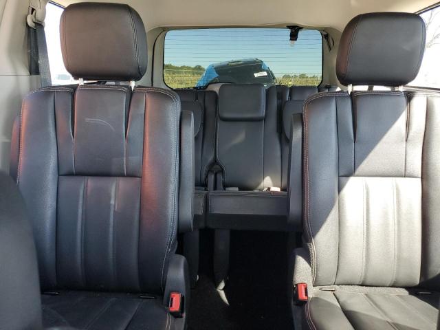 Photo 10 from auction – 2016 CHRYSLER TOWN & COU with VIN 2C4RC1BG9GR165401
