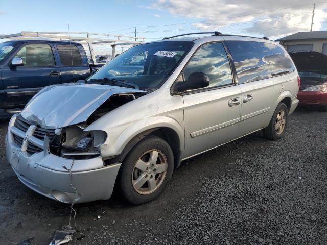 DODGE GRAND CARA 2005 with VIN 2D4GP44L95R522308 - Photo from auction