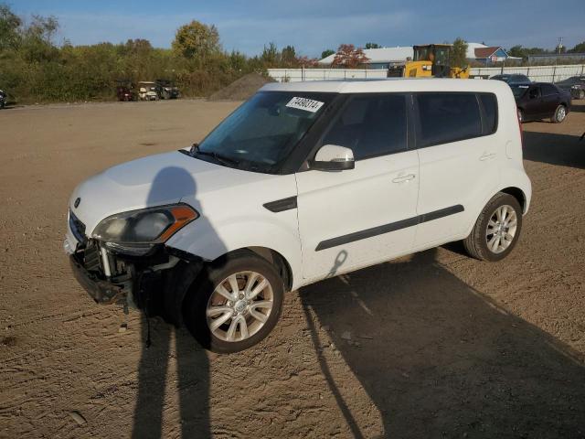 KIA SOUL + 2013 with VIN KNDJT2A61D7777231 - Photo from auction