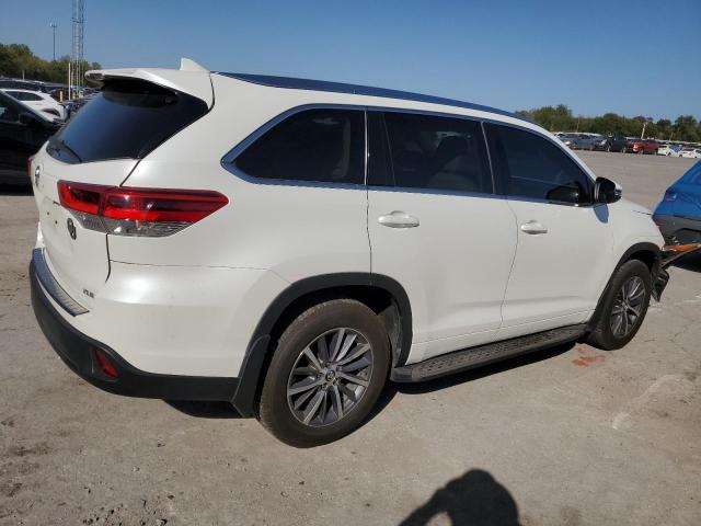 Photo 3 from auction – 2017 TOYOTA HIGHLANDER with VIN 5TDKZRFH5HS524835