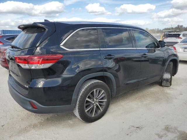 Photo 3 from auction – 2018 TOYOTA HIGHLANDER with VIN 5TDKZRFH4JS263056