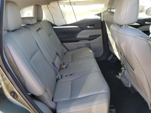 Photo 11 from auction – 2017 TOYOTA HIGHLANDER with VIN 5TDKZRFH1HS192683