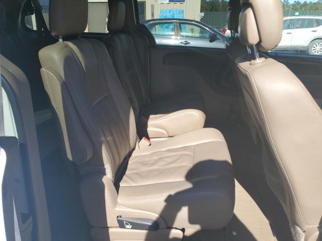 Photo 11 from auction – 2016 CHRYSLER TOWN & COU with VIN 2C4RC1BGXGR293873