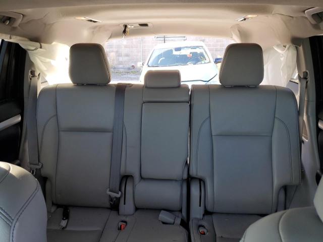 Photo 10 from auction – 2018 TOYOTA HIGHLANDER with VIN 5TDJZRFH5JS556363