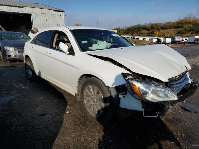 Photo 4 from auction – 2014 CHRYSLER 200 TOURIN with VIN 1C3CCBBG7EN115316