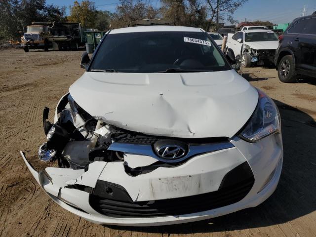 Снимка 5 от търг – 2017 HYUNDAI VELOSTER с VIN KMHTC6ADXHU305885