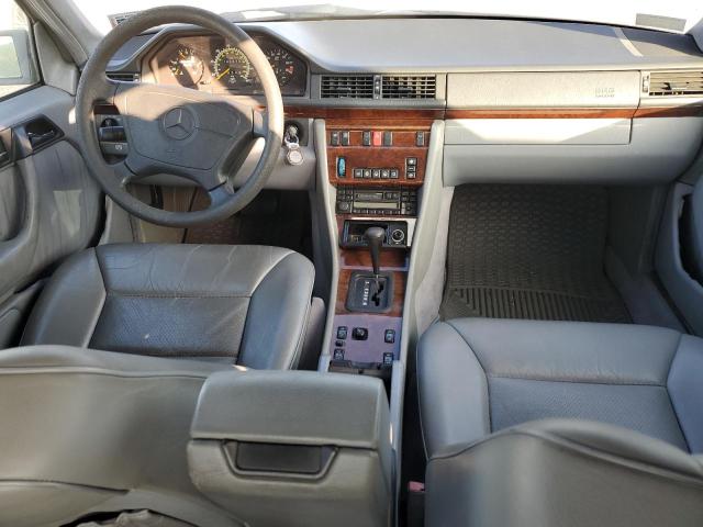 Photo 8 from auction – 1995 MERCEDES-BENZ E 320 BASE with VIN WDBEA32E4SC245977