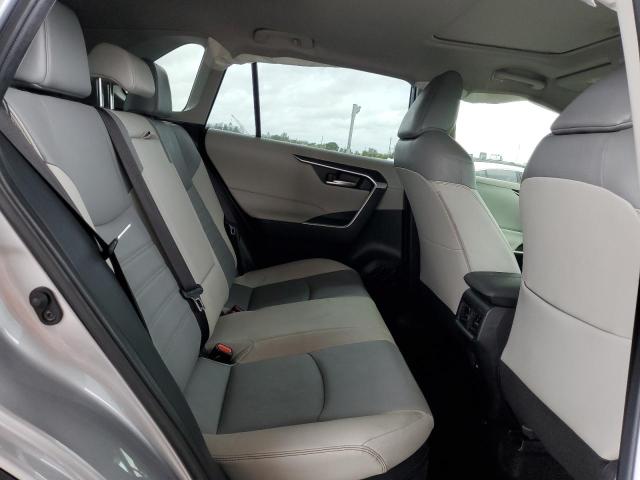 Photo 11 from auction – 2021 TOYOTA RAV4 XLE P with VIN JTMB6RFVXMD040387