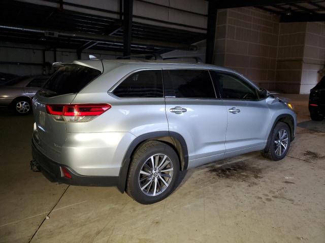 Photo 3 from auction – 2017 TOYOTA HIGHLANDER with VIN 5TDJZRFH8HS402000