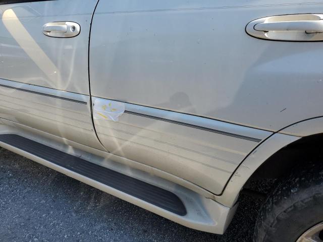 Photo 13 from auction – 2000 LEXUS LX 470 with VIN JT6HT00W2Y0106774