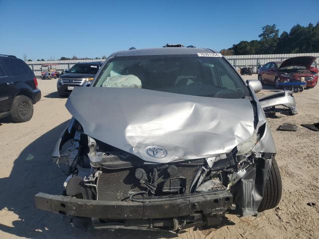 Photo 5 from auction – 2017 TOYOTA SIENNA LE with VIN 5TDKZ3DC0HS820298