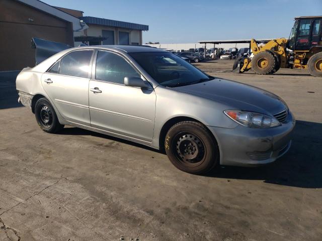 Photo 4 from auction – 2005 TOYOTA CAMRY LE with VIN 4T1BE30KX5U972391