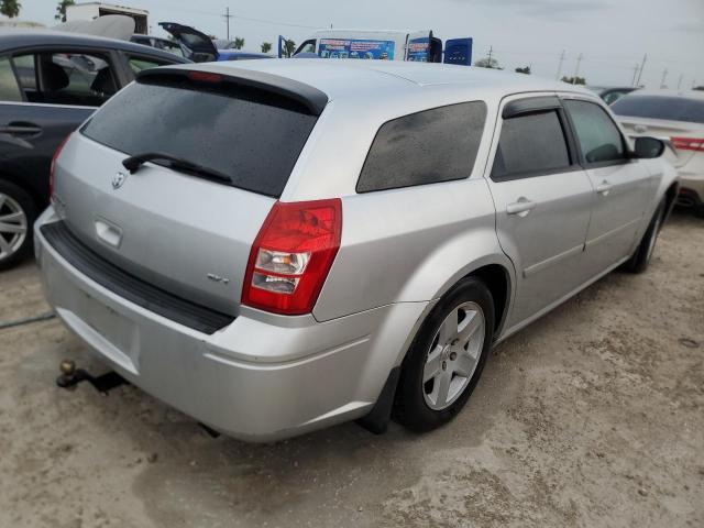 Photo 3 from auction – 2005 DODGE MAGNUM SXT with VIN 2D4FV48V25H550292