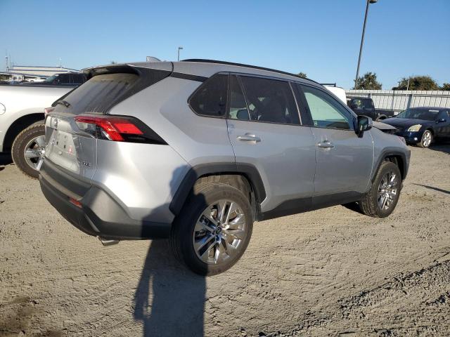 Photo 3 from auction – 2021 TOYOTA RAV4 XLE P with VIN 2T3C1RFV4MC087017
