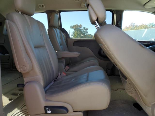 Photo 11 from auction – 2015 CHRYSLER TOWN & COU with VIN 2C4RC1BG2FR739772