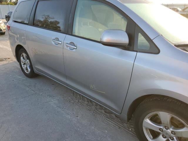 Photo 13 from auction – 2017 TOYOTA SIENNA LE with VIN 5TDKZ3DC8HS787681