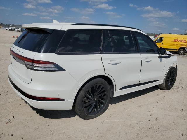 Photo 3 from auction – 2023 LINCOLN AVIATOR RE with VIN 5LM5J7WC3PGL27029