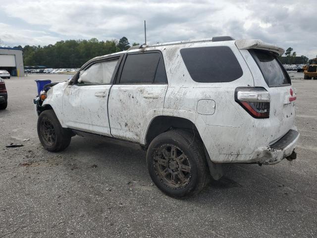 Photo 2 from auction – 2024 TOYOTA 4RUNNER SR with VIN JTEEU5JR4R5309177