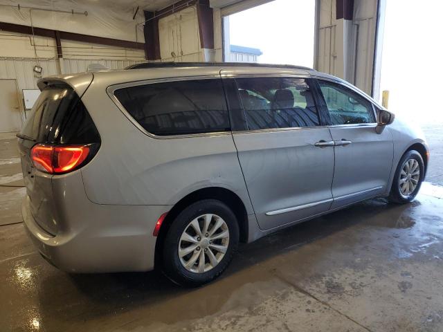 Photo 3 from auction – 2017 CHRYSLER PACIFICA T with VIN 2C4RC1BG1HR598891