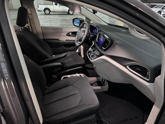 Photo 5 from auction – 2017 CHRYSLER PACIFICA T with VIN 2C4RC1DG6HR663909