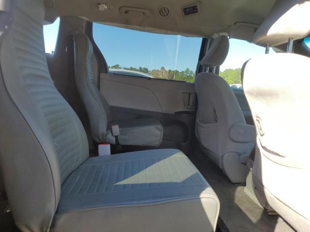 Photo 11 from auction – 2017 TOYOTA SIENNA LE with VIN 5TDKZ3DCXHS814136