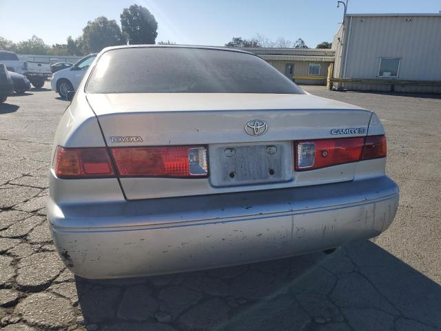 Photo 6 from auction – 2000 TOYOTA CAMRY CE with VIN 4T1BG22K4YU617805