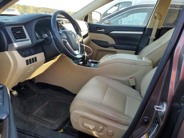 Photo 7 from auction – 2017 TOYOTA HIGHLANDER with VIN 5TDJZRFH9HS377155