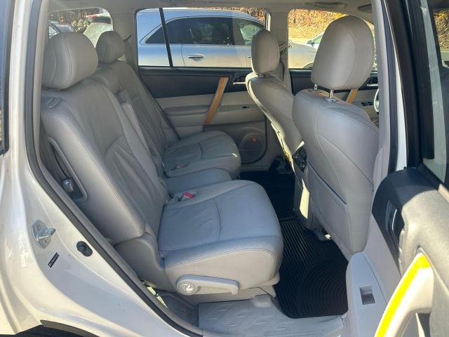 Photo 6 from auction – 2009 TOYOTA HIGHLANDER with VIN JTEEW44A892036045