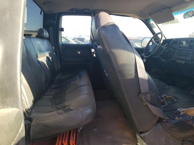 Photo 10 from auction – 2002 CHEVROLET SILVERADO with VIN 2GCEC19W921128853