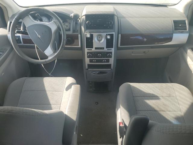 Photo 8 from auction – 2010 CHRYSLER TOWN & COU with VIN 2A4RR5D13AR266983