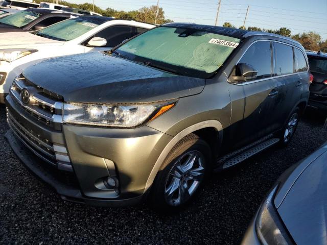 TOYOTA HIGHLANDER 2019 with VIN 5TDYZRFH7KS335752 - Photo from auction