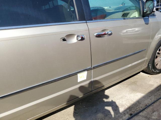 Photo 13 from auction – 2008 CHRYSLER TOWN & COU with VIN 2A8HR64X98R804987