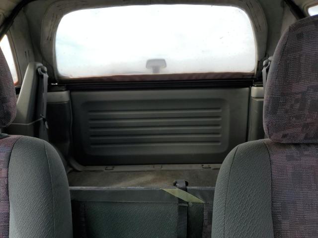 Photo 10 from auction – 2001 CHEVROLET TRACKER with VIN 2CNBJ18C216900249