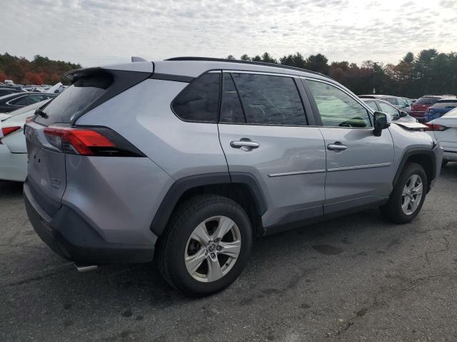 Photo 3 from auction – 2020 TOYOTA RAV4 XLE with VIN JTMP1RFV5LD052370