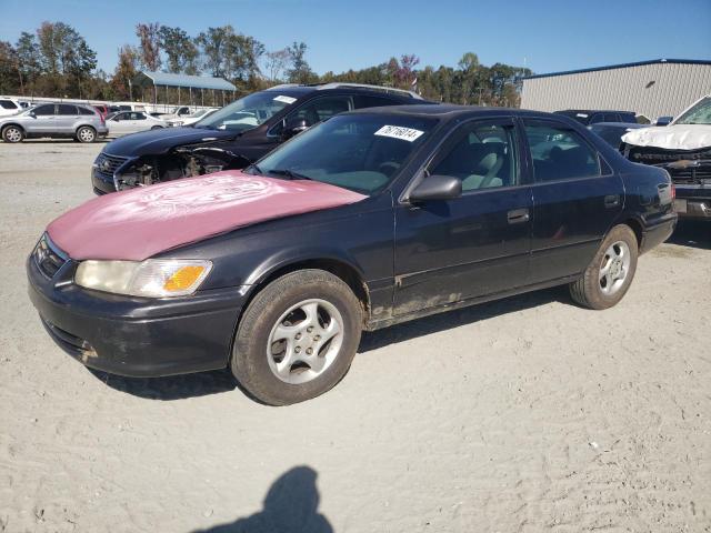 TOYOTA CAMRY CE 2000 with VIN 4T1BG22K9YU931983 - Photo from auction