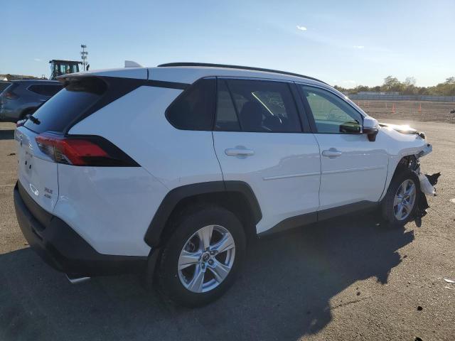 Фото 3 с аукциона – 2019 TOYOTA RAV4 XLE с VIN JTMP1RFV4KD035607