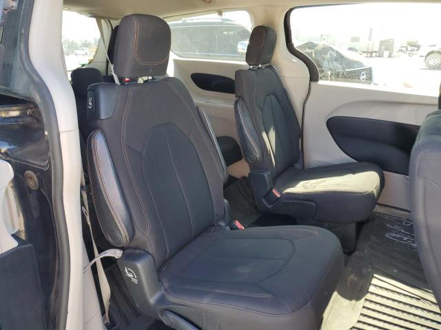 Photo 11 from auction – 2017 CHRYSLER PACIFICA L with VIN 2C4RC1CG9HR570996