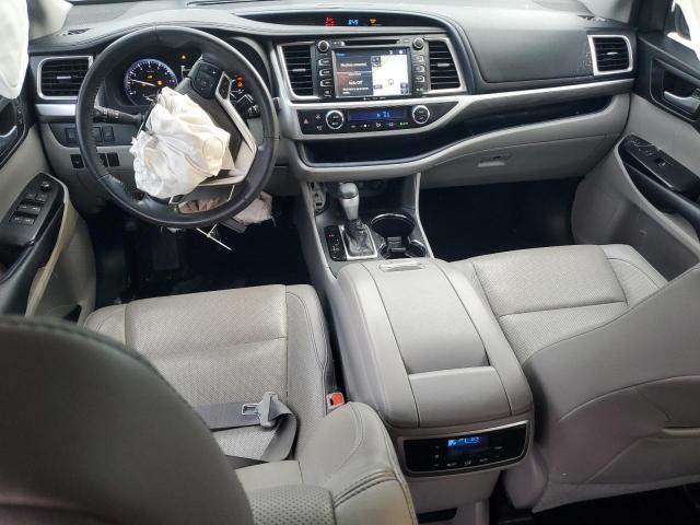 Photo 8 from auction – 2018 TOYOTA HIGHLANDER with VIN 5TDYZRFH8JS235013