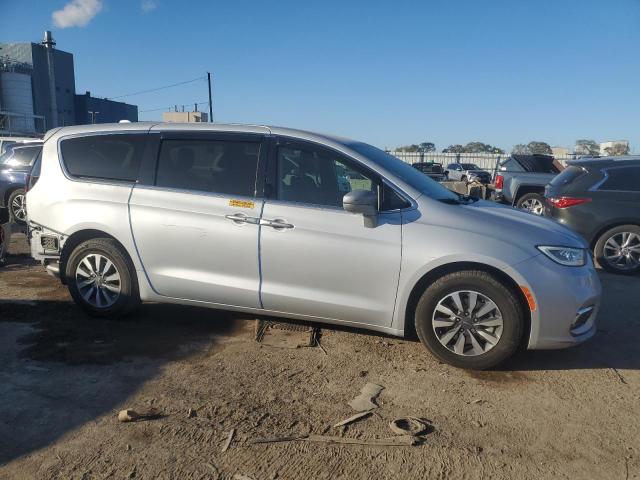 Photo 4 from auction – 2022 CHRYSLER PACIFICA H with VIN 2C4RC1L73NR212630