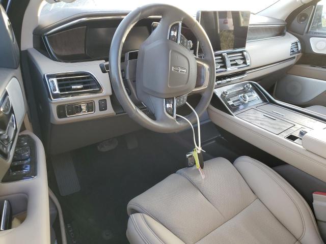 Photo 8 from auction – 2024 LINCOLN NAVIGATOR with VIN 5LMJJ2LG1REL11368