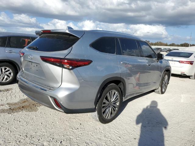 صورة رقم 3 من المزاد - 2021 TOYOTA HIGHLANDER مع VIN 5TDFZRAH3MS088831