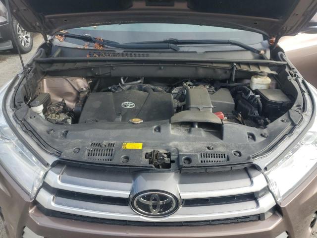 Zdjęcie 12 z aukcji – 2017 TOYOTA HIGHLANDER z VIN 5TDJZRFH9HS377155